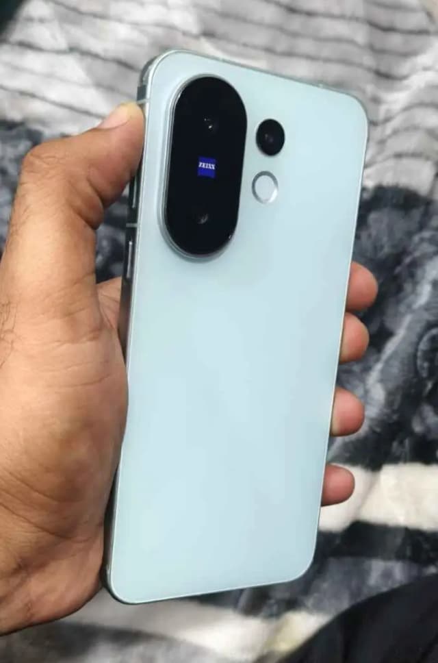 Vivo x200fe for sell. 0313 4935014