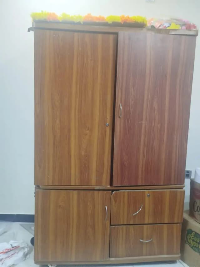 2 door big wardrobe with 3 drawers