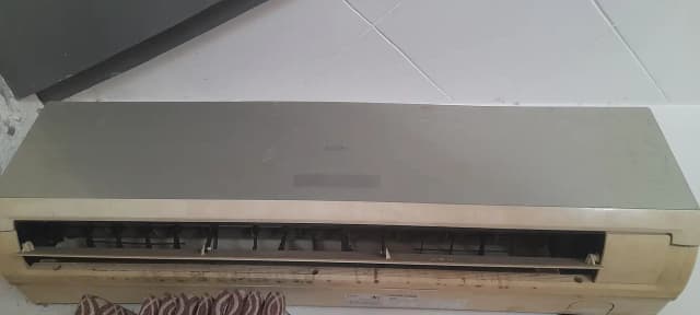 Haier 1.5  ton used A. C for sale