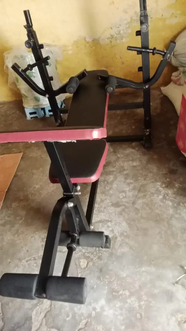 Adjustable Weight Bench for Home Gym - Excellent Condition