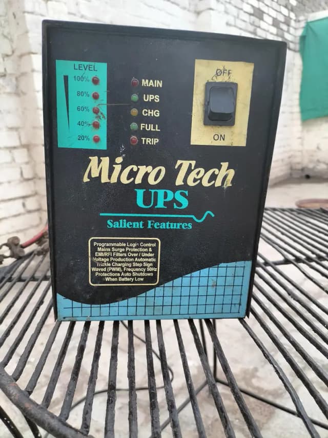 MICROTECH 1000 WATT UPS