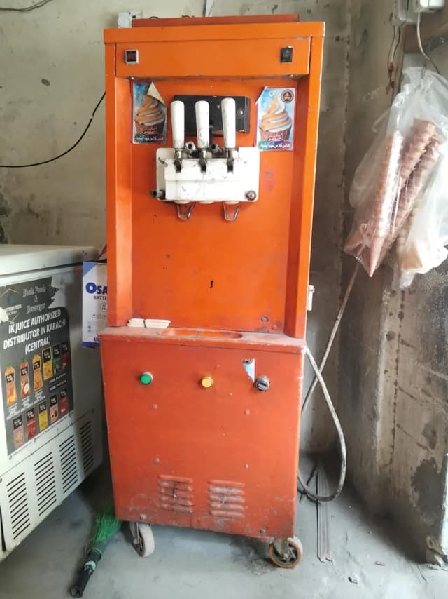 ice cream machine for sale in excellent condition