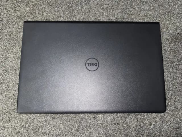 Dell 15 DC15255 laptop with an AMD Ryzen 7000 processor