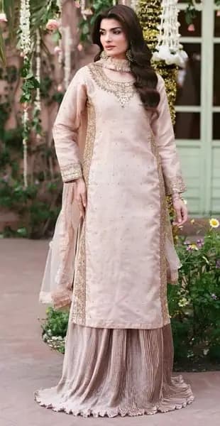 Different prices for 3 dress. check details