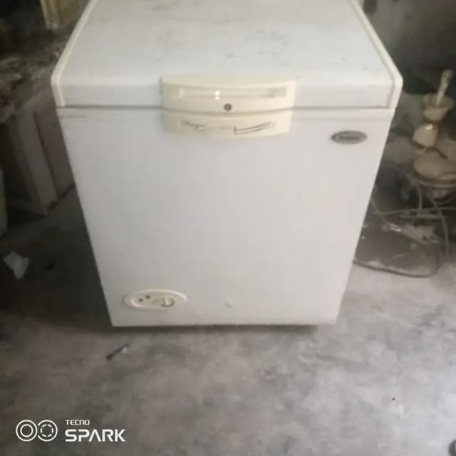 single door deep freezer good condition genuine Gass