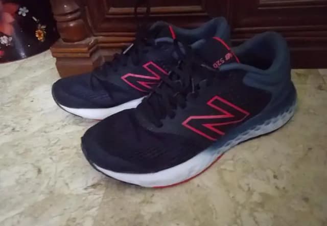 new balance 10/10 size 7/41