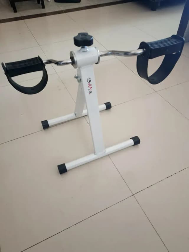 leg exercise cycling