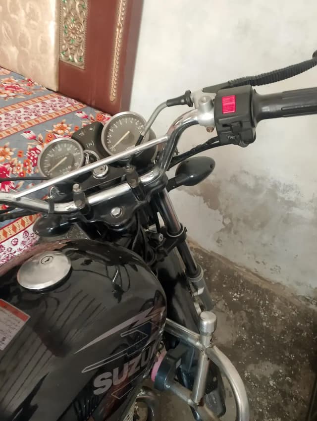 Suzuki GS 150