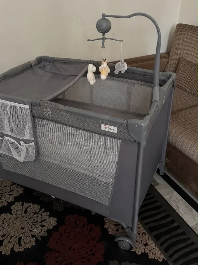 Tinnies baby cot