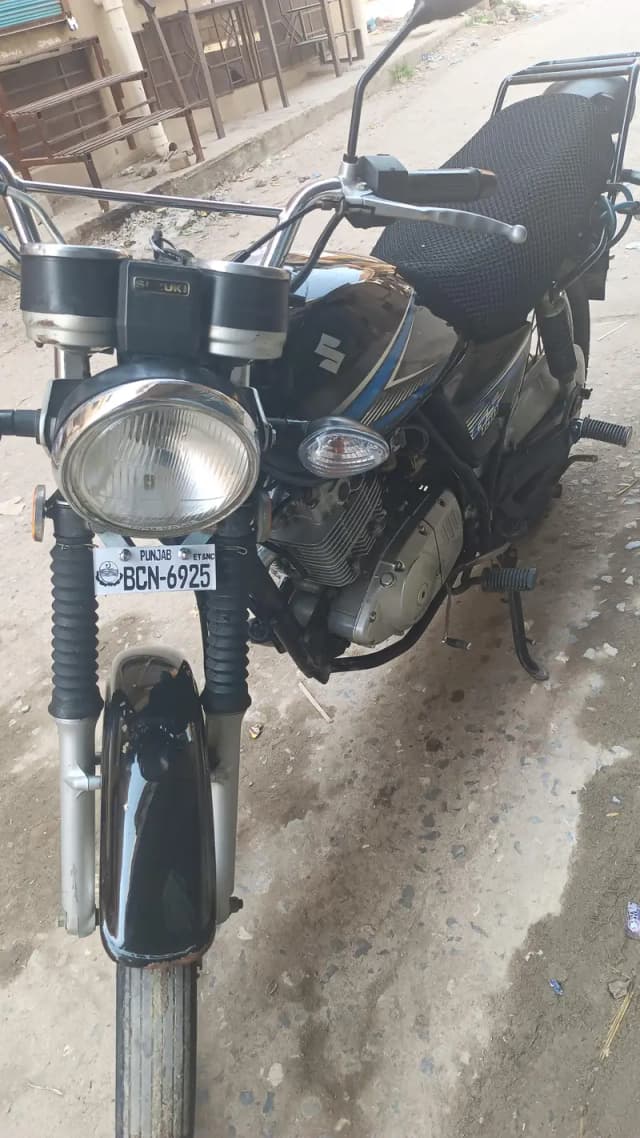 Suzuki GS150 for sale location barma town islambad