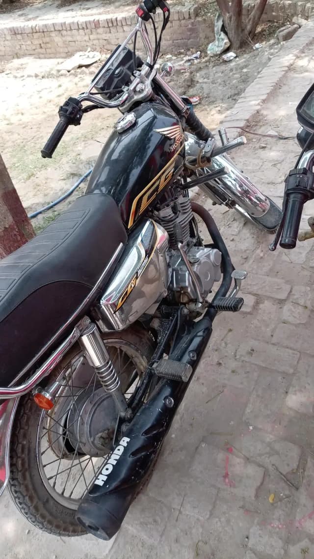 Honda 125 Self black