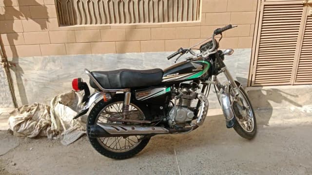 one hand genuine Personal use like new 125 Byic