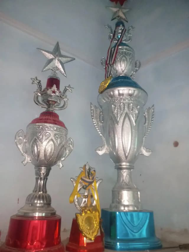 trophy Large. mediuem