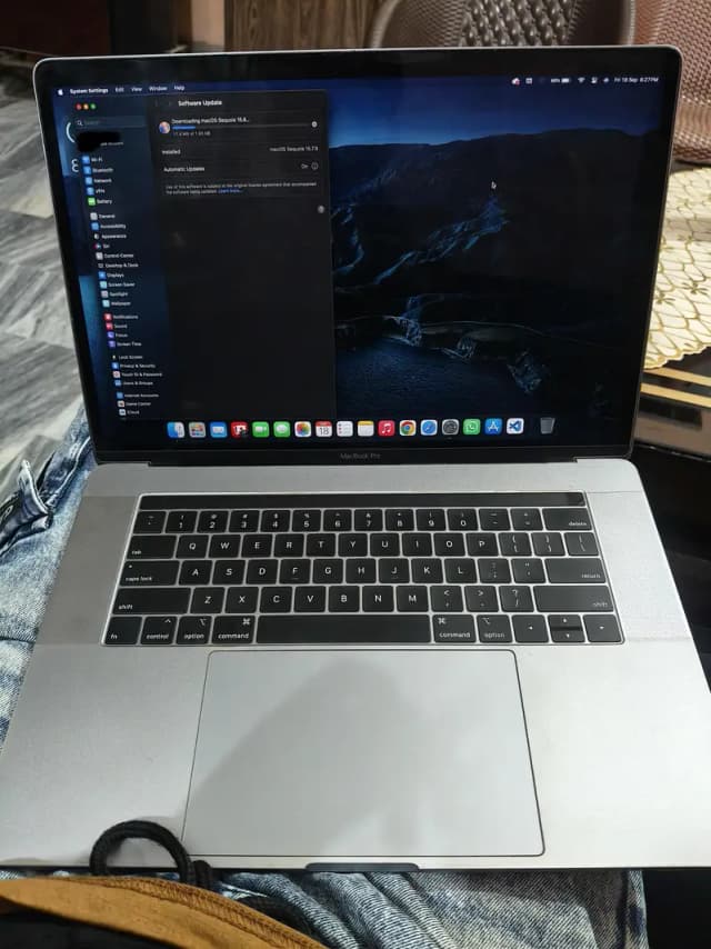 10/10 MacBook Pro 2019 model