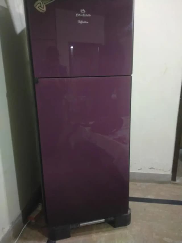 Dawlance Full Size Glass Refrigerator & Freezer