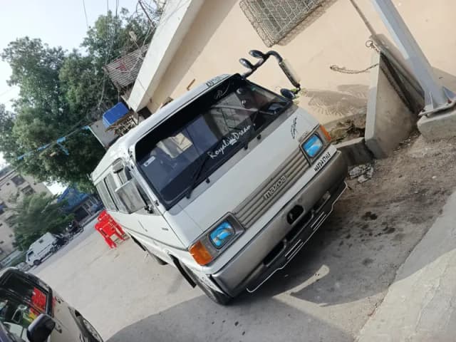MAZDA E-2200 1993 REG 1996