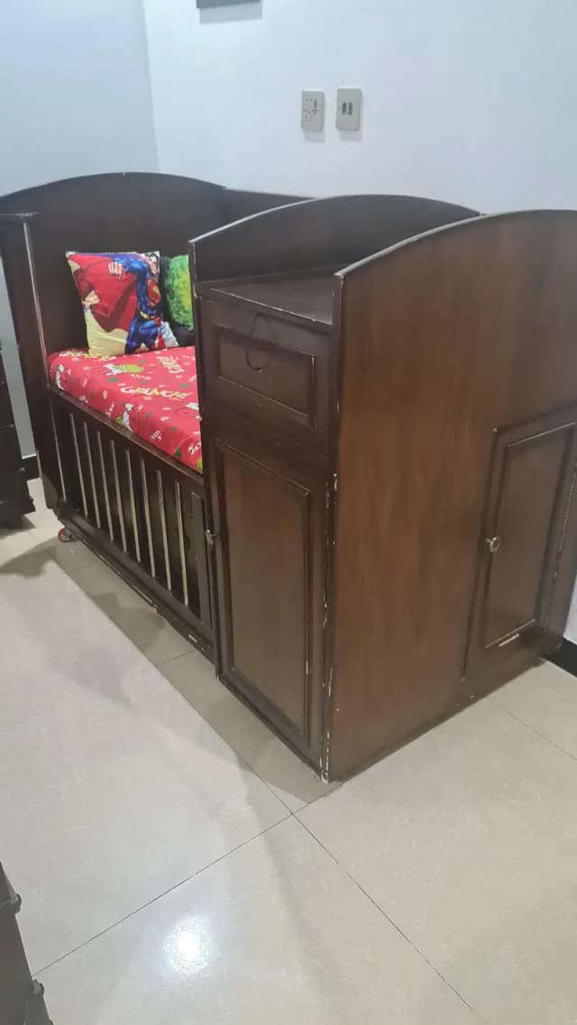 baby cot