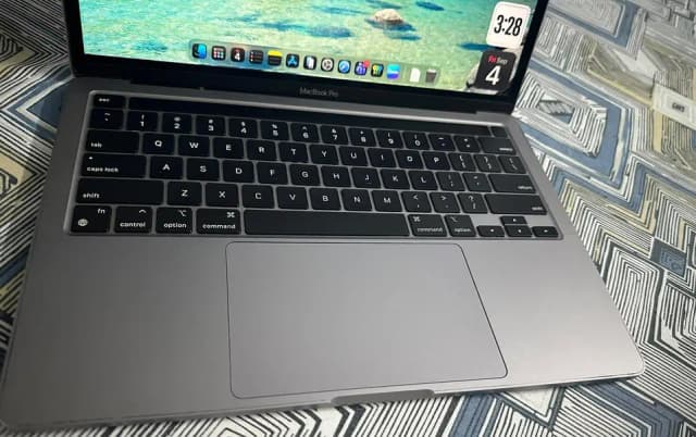 MAC BOOK PRO M1
