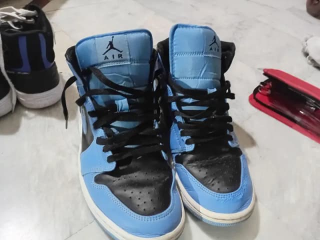 size 8.5 Air Jordan 1