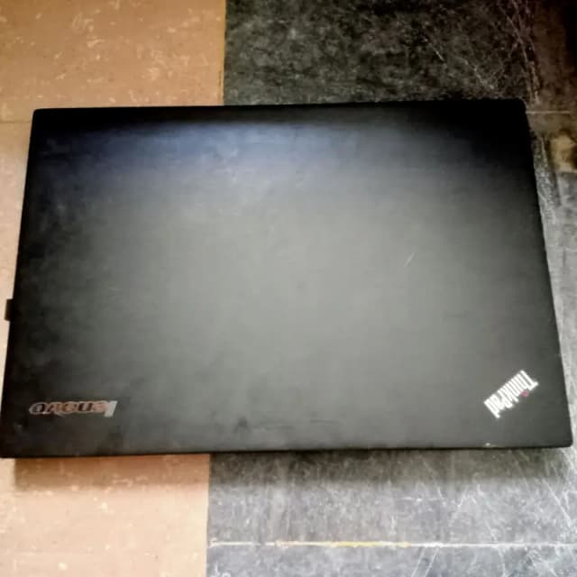 Lenovo ThinkPad T450s Touch 10 Points - i5 5th - 8GB - Original Charg