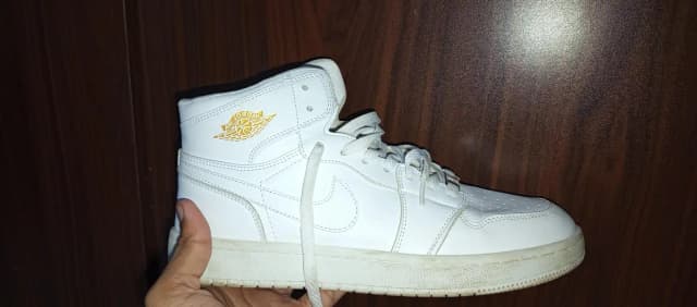Nike Air Jordan 1 mid triple white