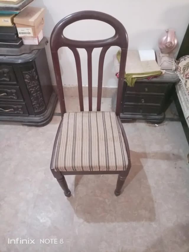 Dinning table set 6 seater (wooden)