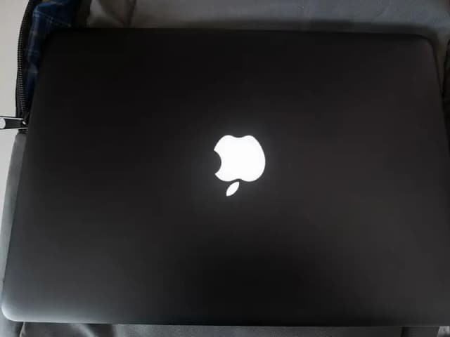 Apple MacBook Intel Core 2 Duo P8600 | 4GB RAM | Windows | Used