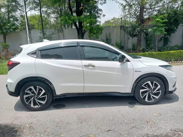 honda vezel RS sensing top variant