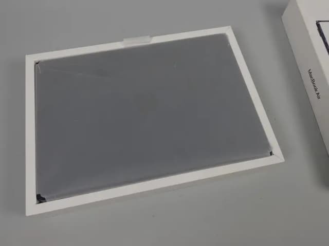 MacBook Air m4 15 inch 100% Battery