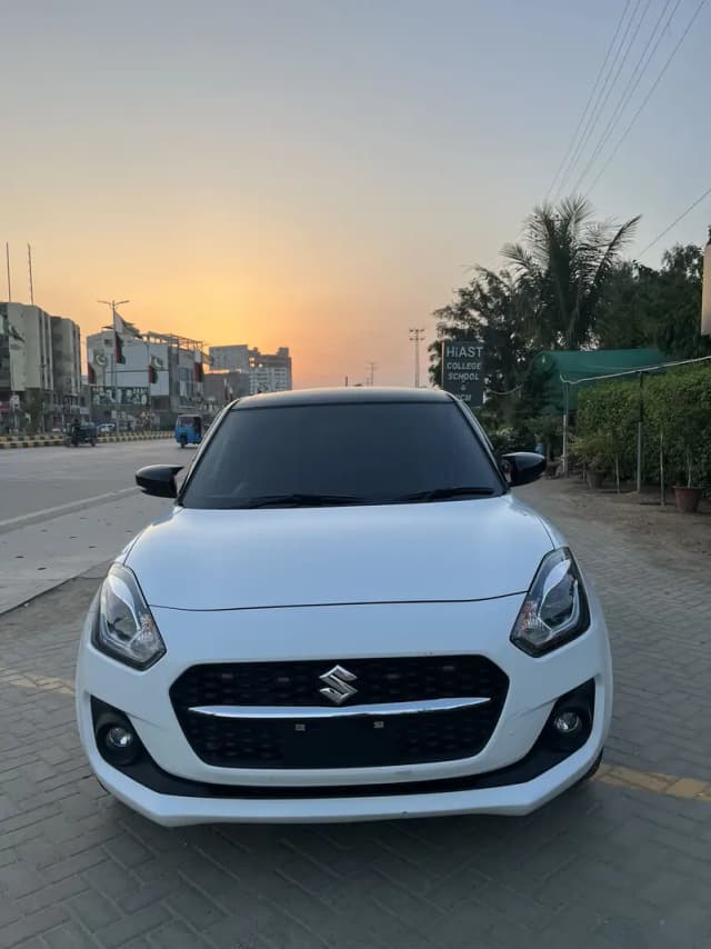 Suzuki swift 15/8/2026 only 1 month used