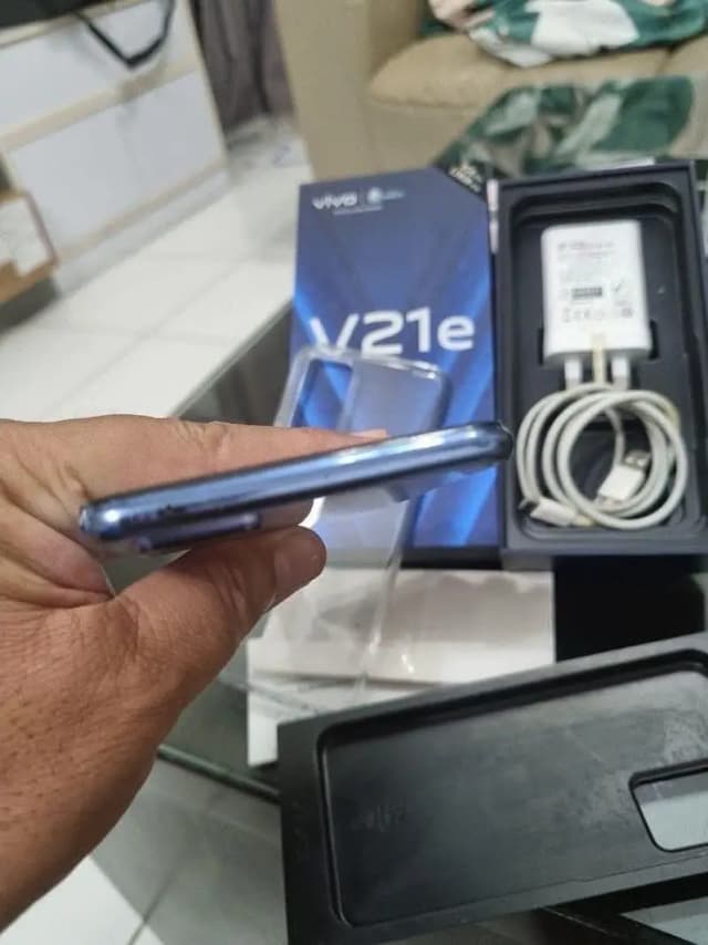 Vivo V21e 8 128  gb