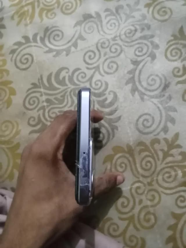 Vivo V27