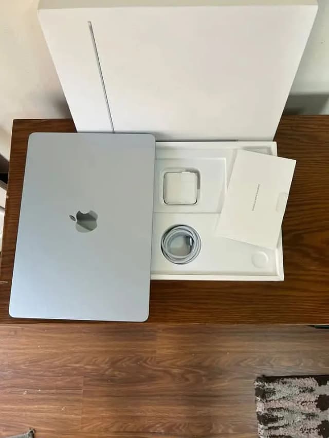 Apple MacBook M4 pro 24gb Ram 512gb