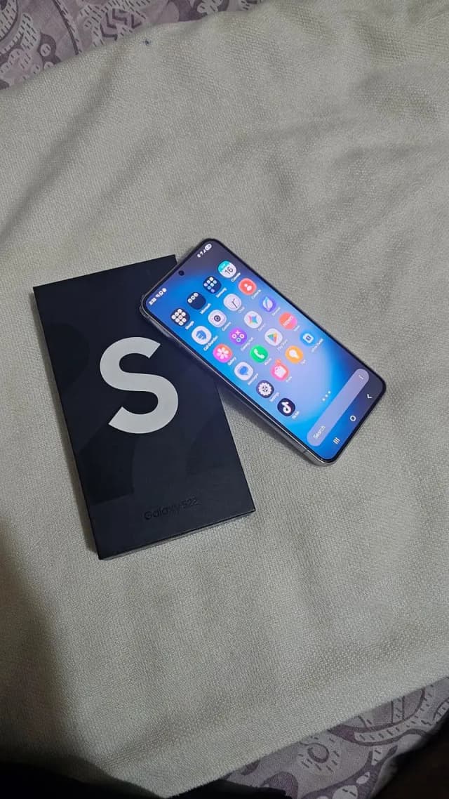 Samsung S22 official PTA 10,10 condition