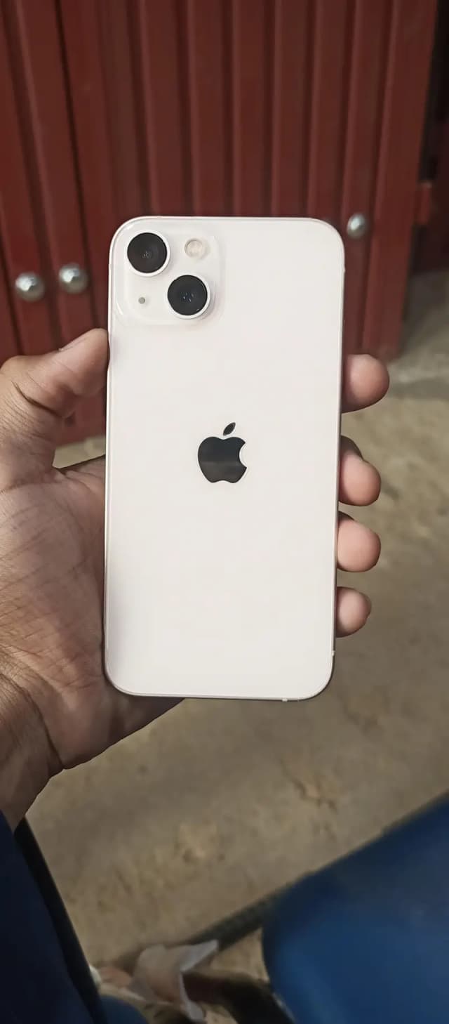 Apple iPhone 13