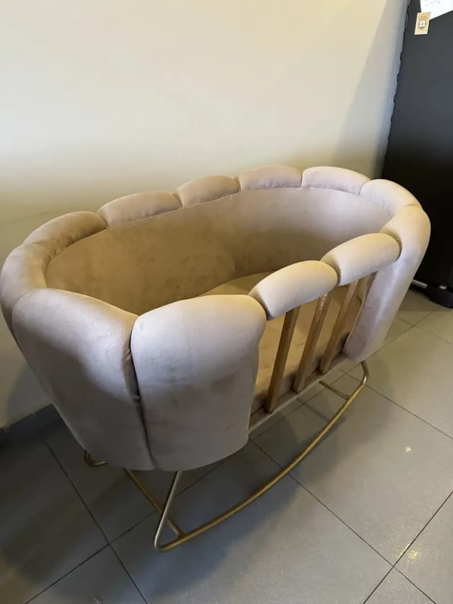 Baby Rocking Crib / Baby Cot / Baby Jhoola – Excellent Condition