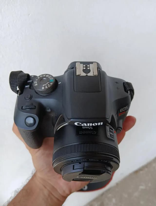 Canon EOS Rebel T7