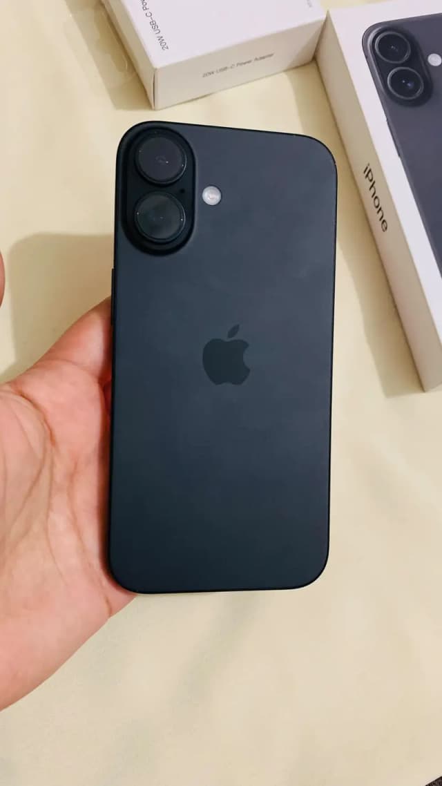 Apple iPhone 16