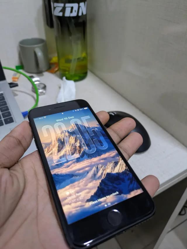 Apple iPhone SE 2020