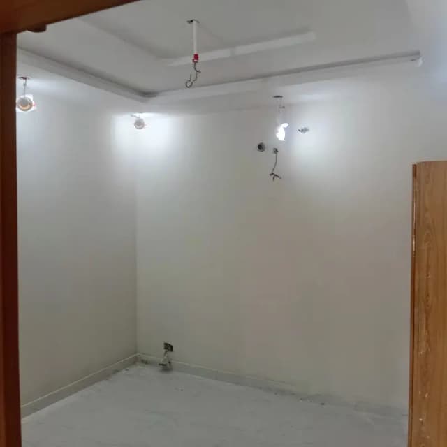 Ground Floor Room Available For Rent