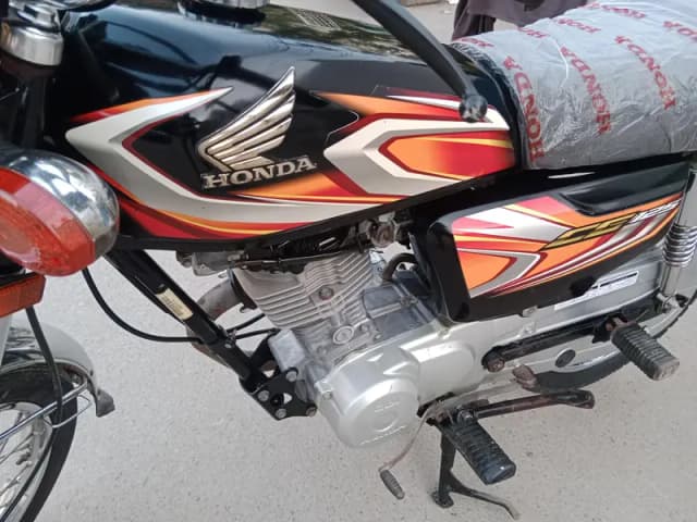 Honda 125 Hyderabad number 22 model