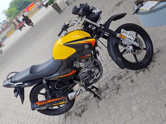 Yamaha YBR 125G model 2025 full laminated