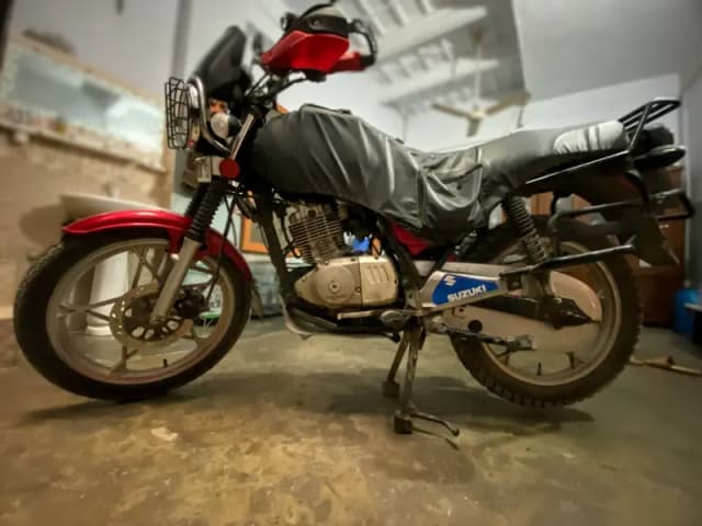Suzuki GS 150 SE model 2020
