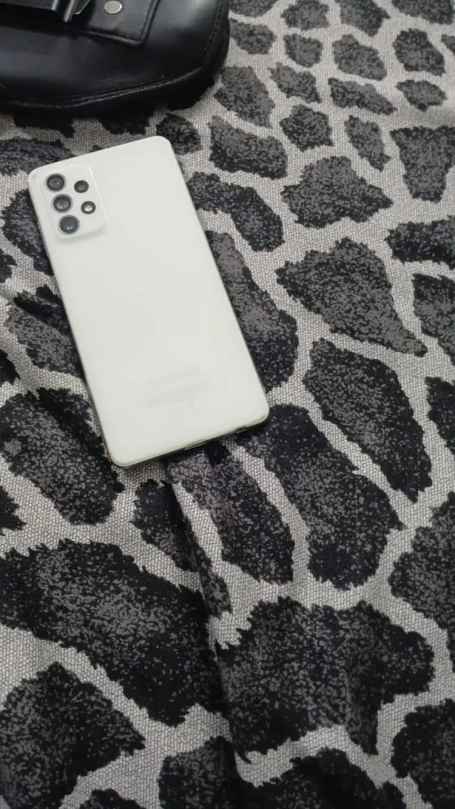Samsung Mobile A72