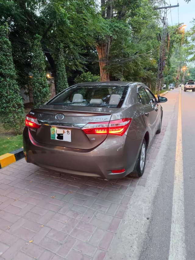 Toyota Corolla Altis 2015 (Immaculate Condition)
