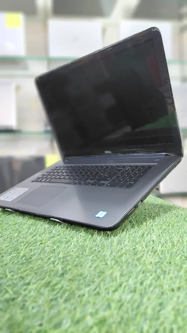 Dell Inspiron 5767 | Core i3 6th | 8GB RAM | 1TB HDD | 17-Inch