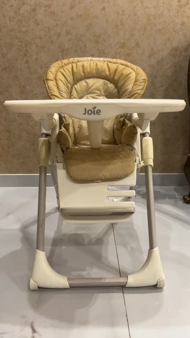 High chair seat for sale just in 10k condition is perfect