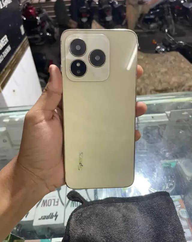 spark Ultra 8 pro