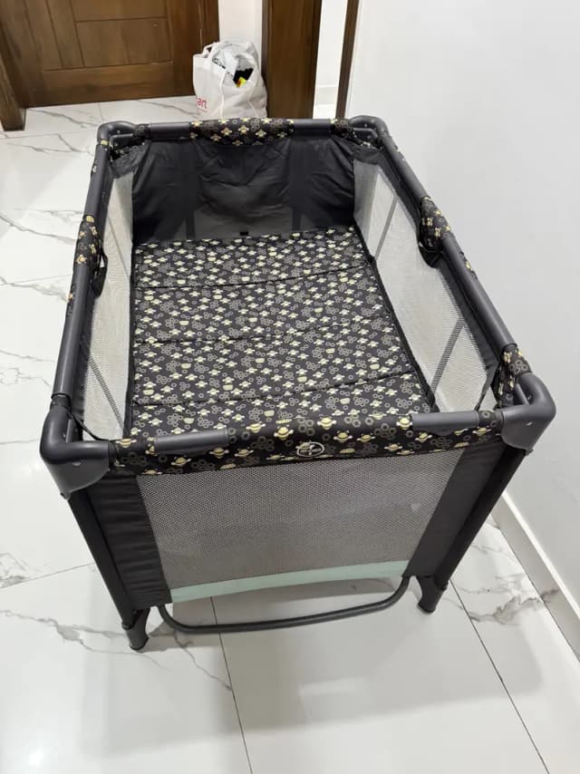 Tinnies rocking Cot and Play Pen 2 in 1