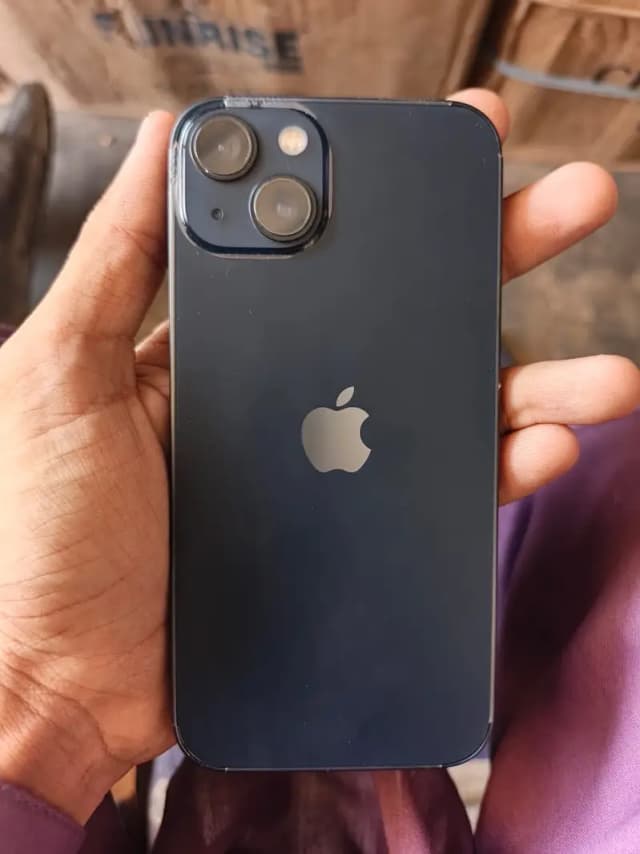 Apple iPhone 13